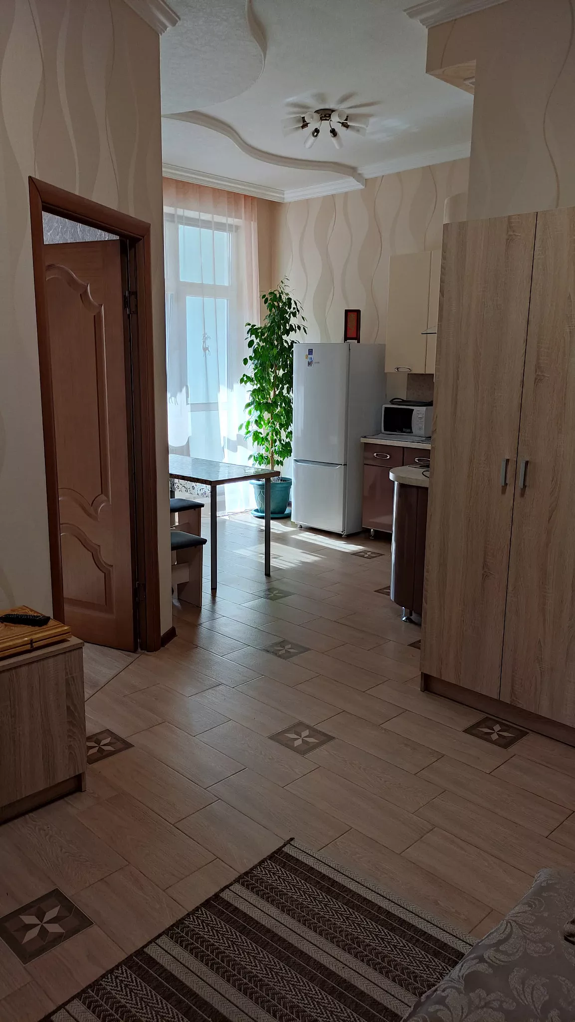 . "Квартира-студия с отдельной спальней". Хоста