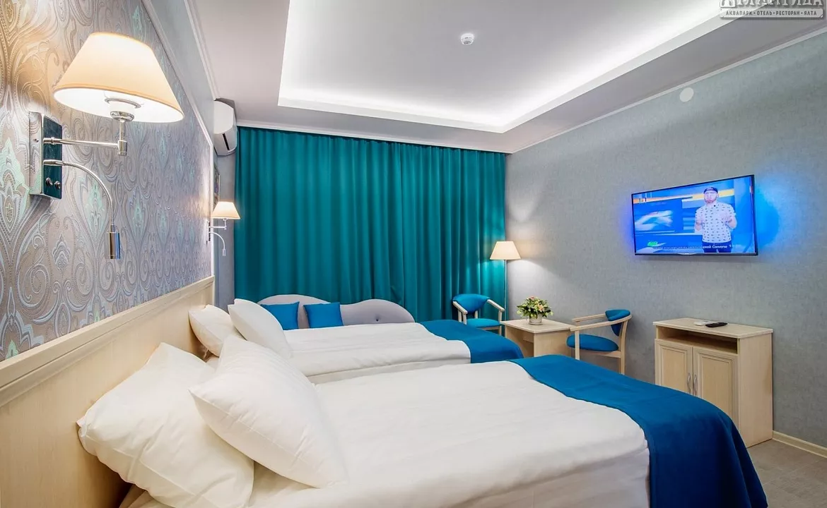 Стандарт с видом на аквапарк. Отель Семейный отель Атлантида. Ялта