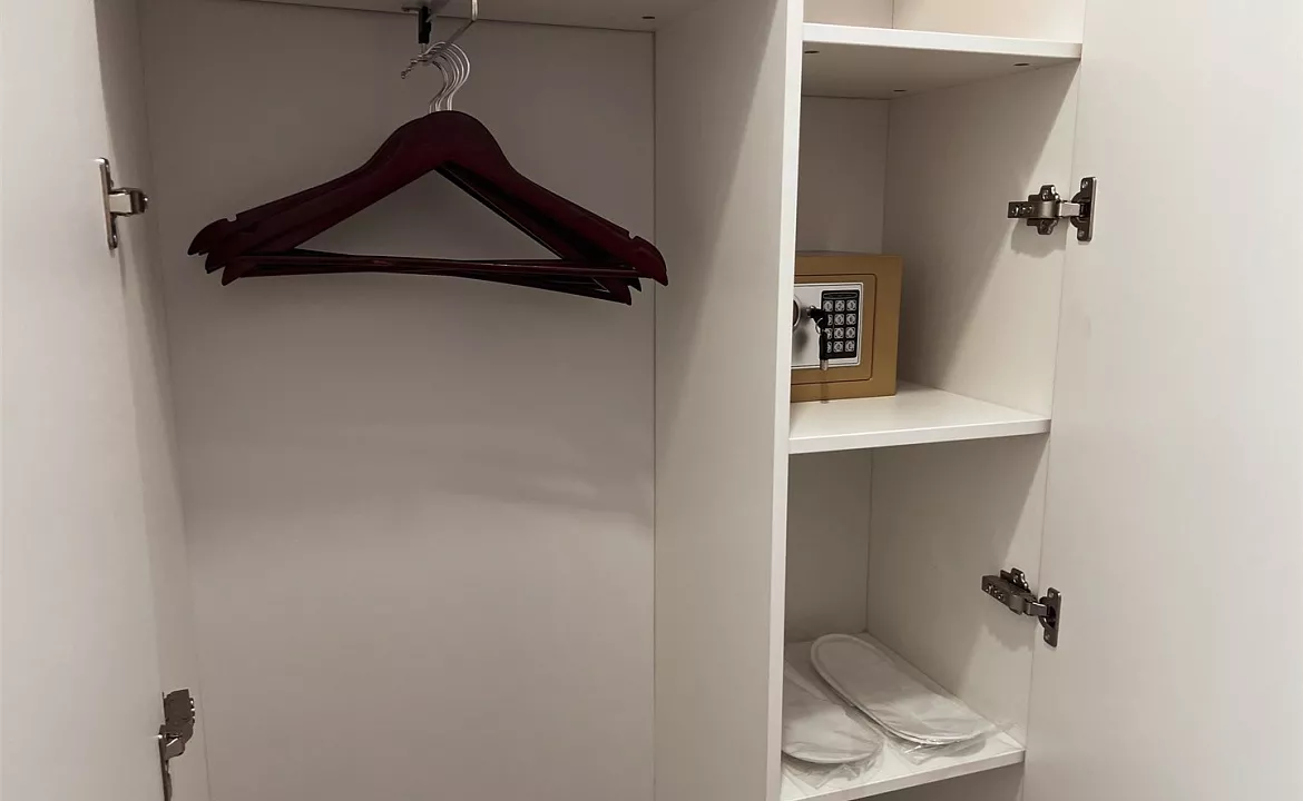 Стандарт с видом на бассейн. Отель "СЕНАТОР". Сочи