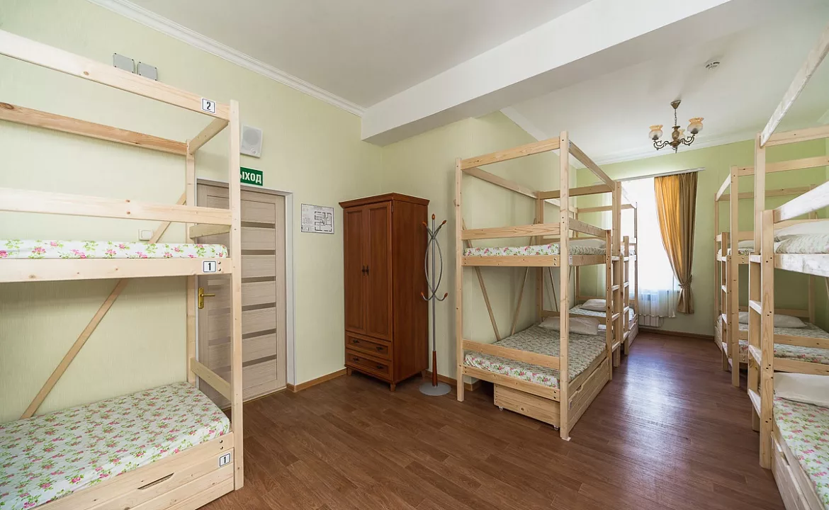 Общий 12-местный. Хостел Ялтакурорт. Ялта
