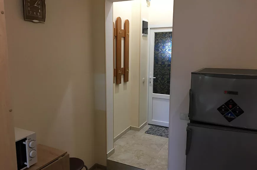 2-комнатные апартаменты (квартира в 150 м от отеля, ул. Мира 19). Дизайн-отель "Massandra". Массандра