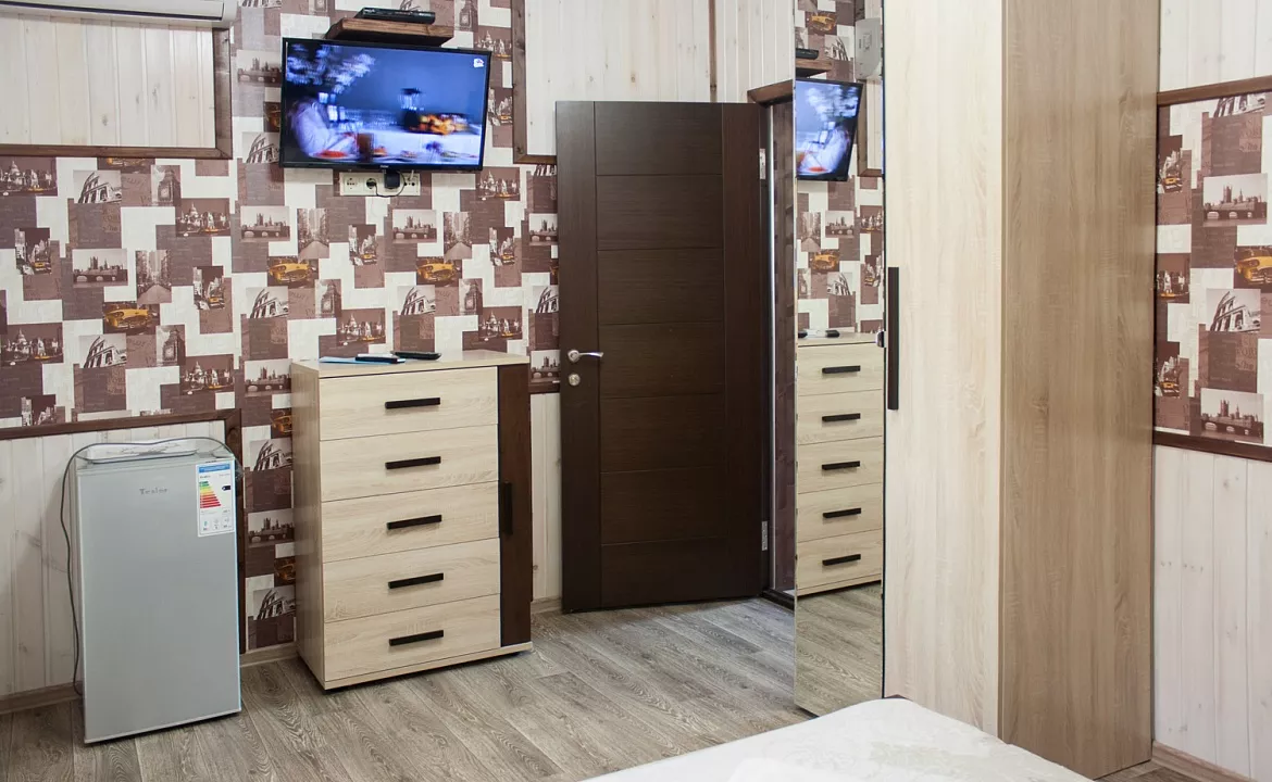 Двухкомнатный номер для четверых. Гостевой комплекс "Буэнос Диас". Совет-Квадже