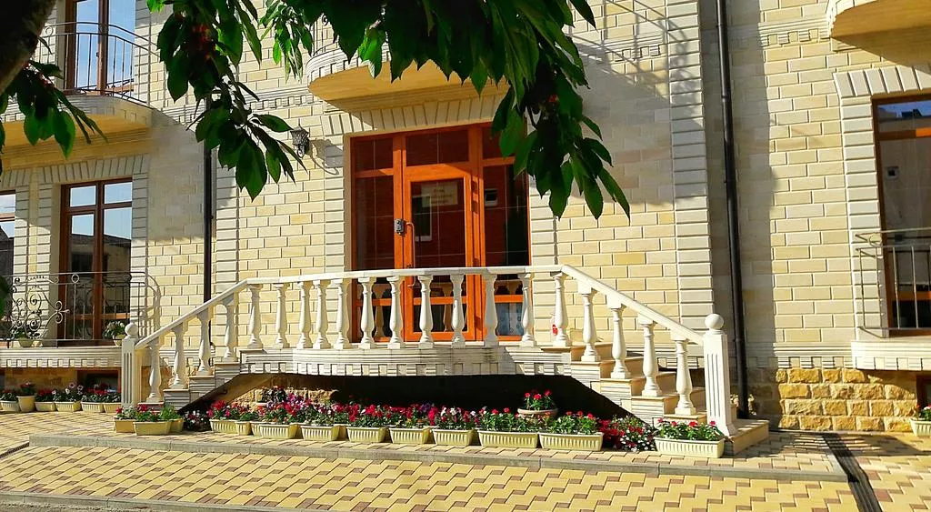 . Отель "Август ★★". Кабардинка