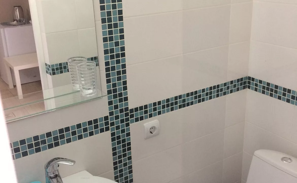 Трёхместный номер. Гостевой дом «Пчела». Ейск