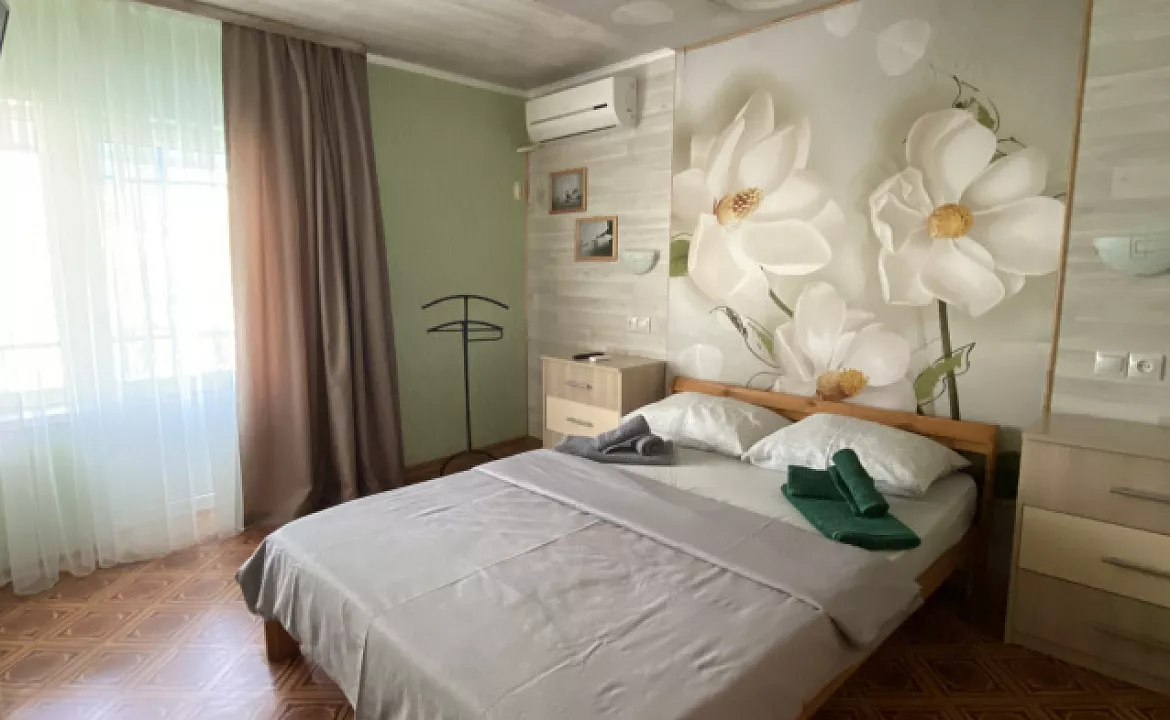 Семейный с балконом. Гостевой дом "Инжир". Новомихайловский Семейный с балконом. Гостевой дом "Инжир". Новомихайловский