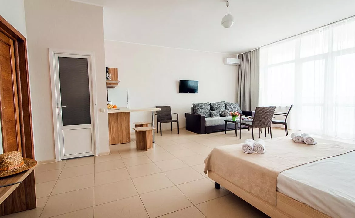 ЭЛЛИНГ ДЕЛЮКС. Отель Островок. Феодосия