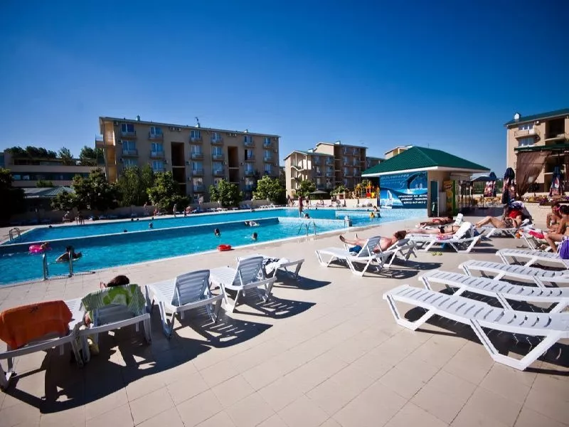 . Гостиница Кардинал. Джемете . Гостиница Кардинал. Джемете