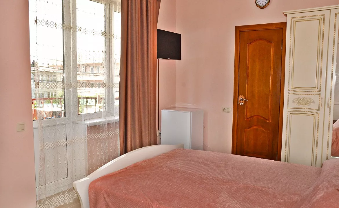 2х местный стандартный номер. Гостевой дом Надежда - Витязево. Витязево