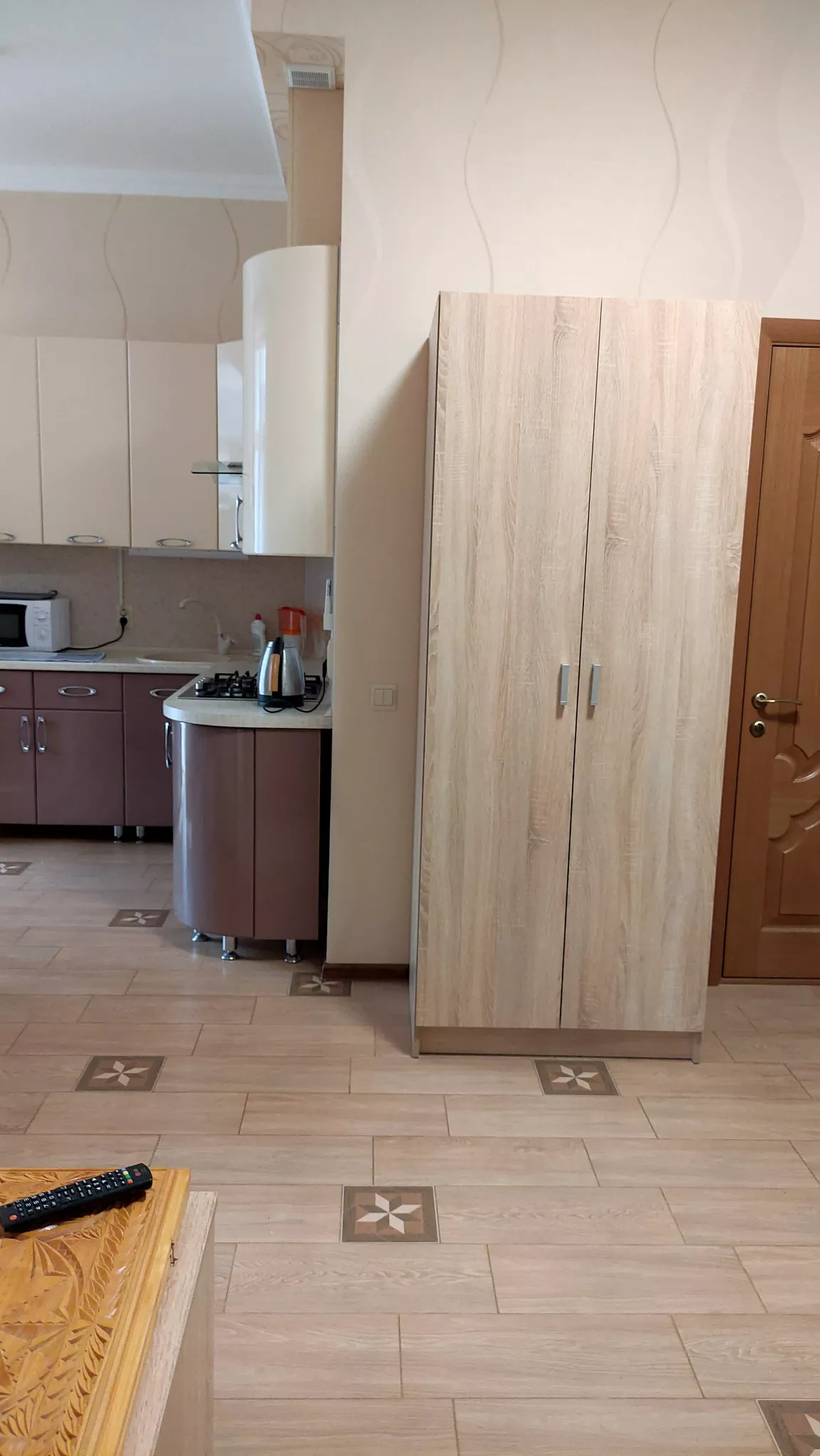 . "Квартира-студия с отдельной спальней". Хоста