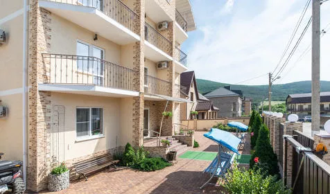 . Гостиница "Flores". Кабардинка