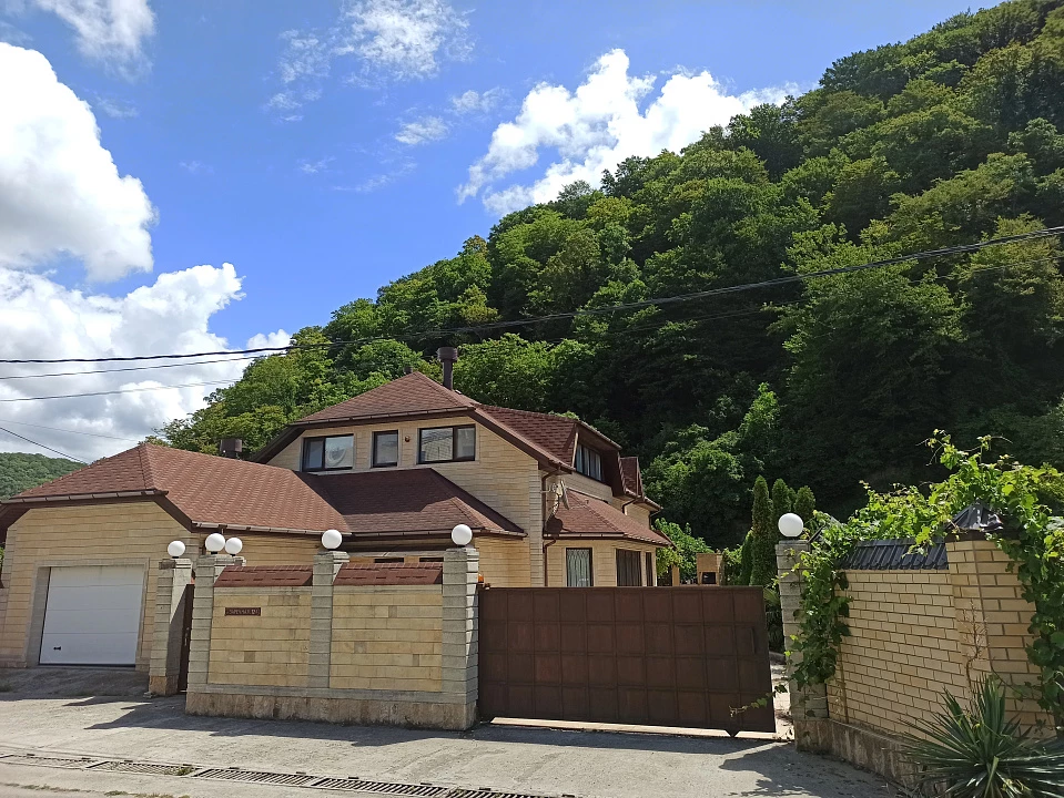 1/2 коттеджа на Чёрном море в Ольгинке