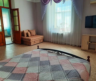 Большая однокомнатная. Частный сектор Большая однокомнатная квартира. 