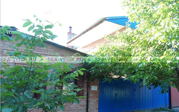 . Частный сектор "У Виктории". Ейск