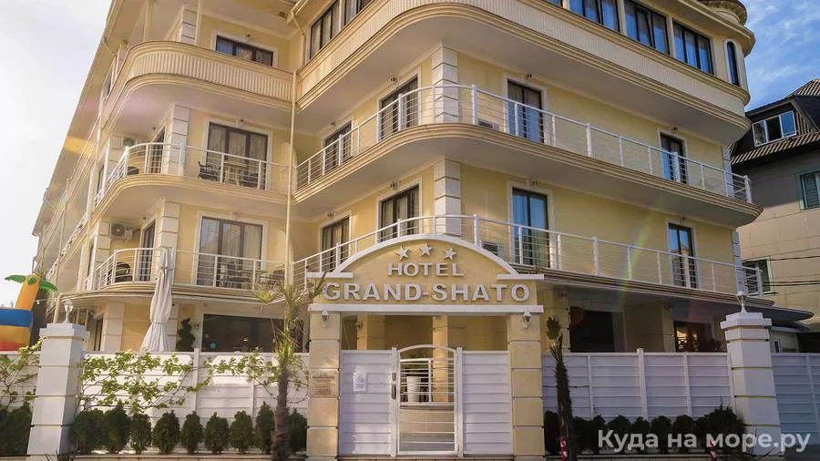 . Отель "GRAND-SHATO" в Ольгинке       . Ольгинка