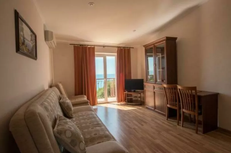 . Гостевой дом «Кедр-Восток». Алупка