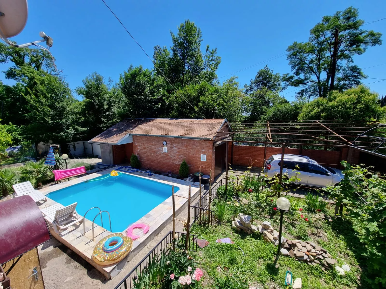 . Гостевой дом Сочи, ул.Юннатов 2а, "Мечта". Совет-Квадже