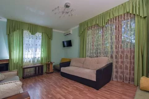 Двухкомнатные номера с удобствами и личной кухней. База отдыха "Платан". Лазаревское