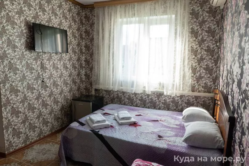 . Гостевой дом На Связной 8. Лоо