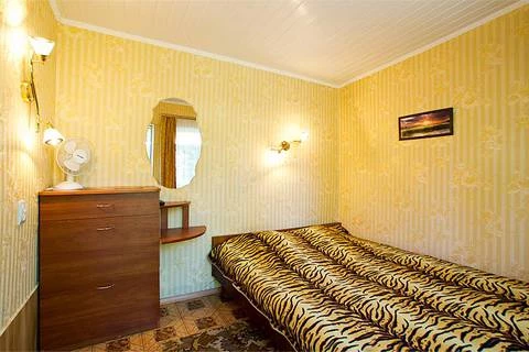 2-х местный номер Эконом. Гостевой дом "Паутинка". Севастополь 2-х местный номер Эконом. Гостевой дом "Паутинка". Севастополь