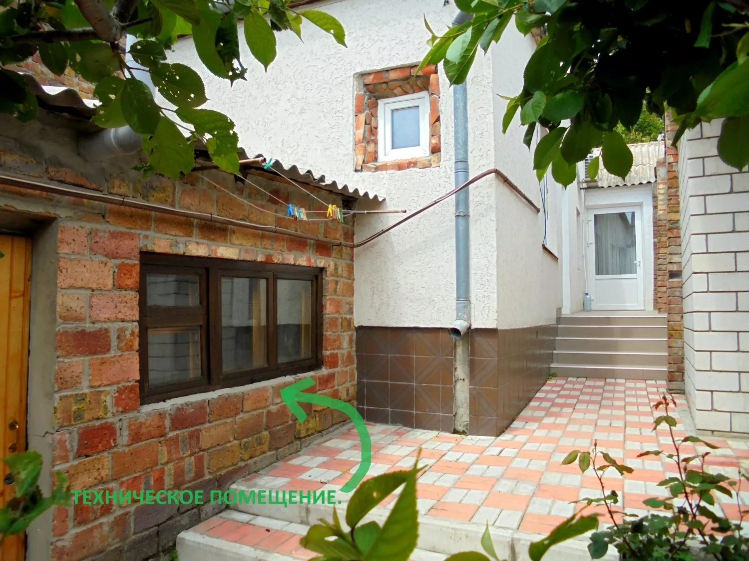 . Дом под ключ  Отдельный трехкомнатный дом со своим закрытым двором и гаражом без хозяев.. Феодосия