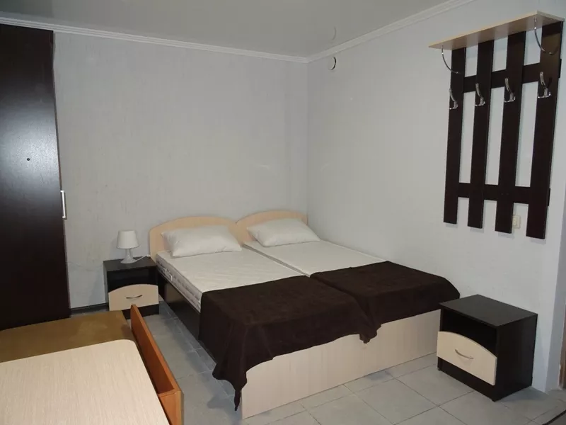 Стандарт (цокольный этаж). Гостевой дом "Золотые пески". Гудаута