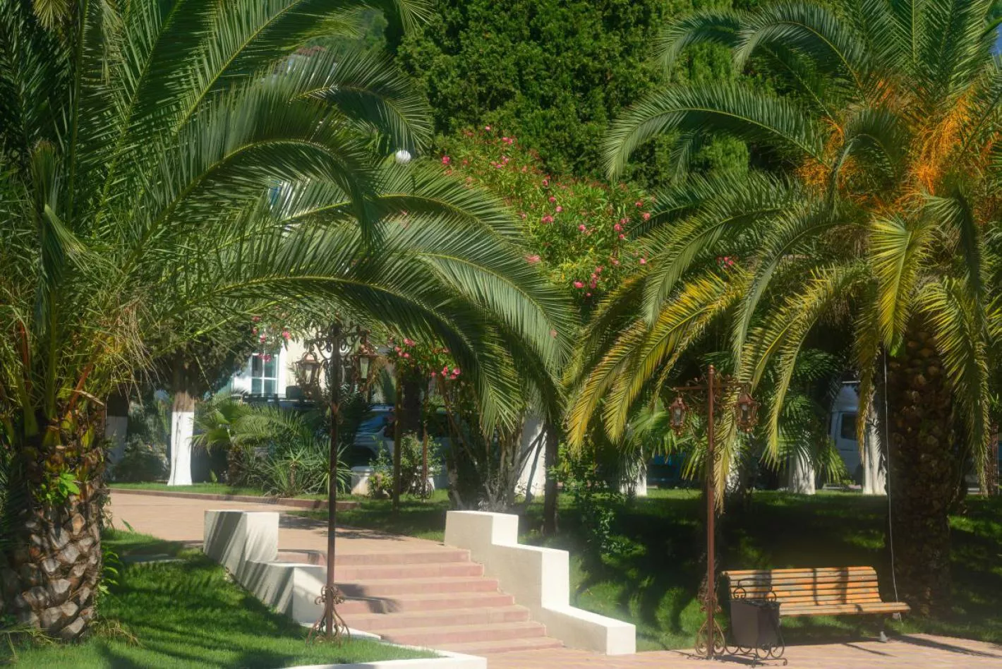 . Отель "Челюскинцев". Гагра