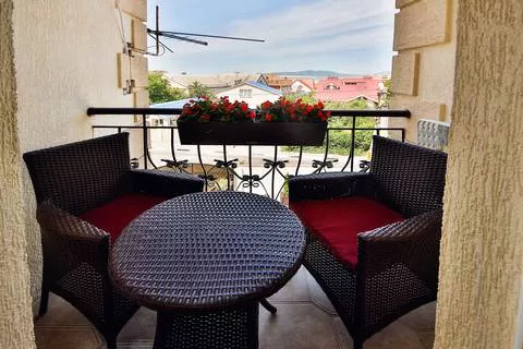 Двухкомнатный с балконом. Гостевой дом «Dynasty на Янтарной». Геленджик