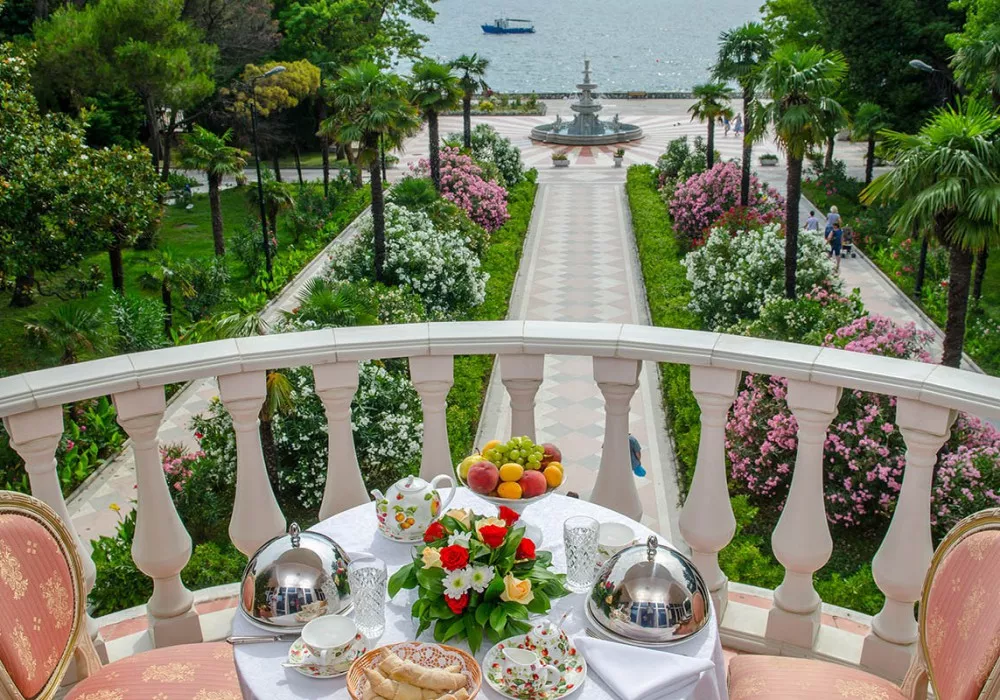 . Санаторий "Южное Взморье". Адлер