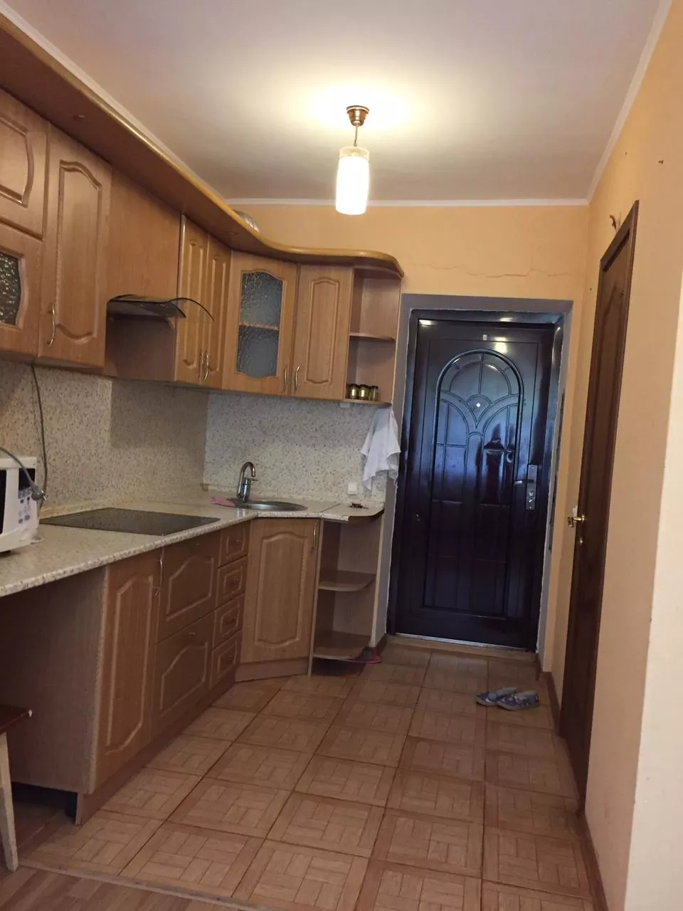 . Квартира в многоквартирном доме 1-комнатная квартира на первом этаже. Ейск