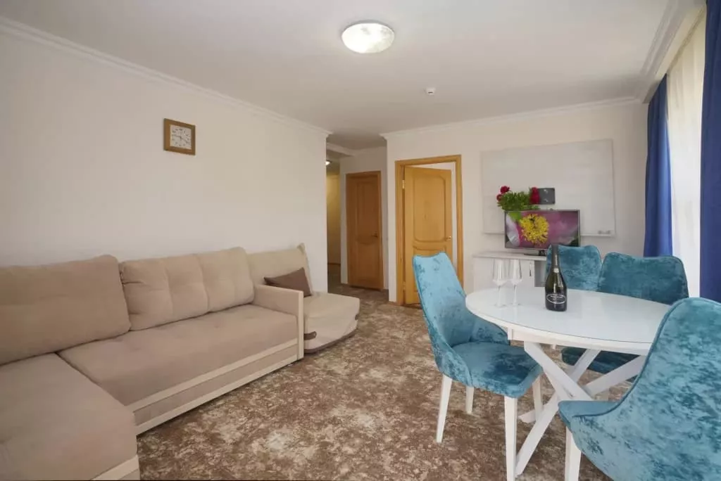 Люкс двухкомнатный. Отель "Центральный". Геленджик