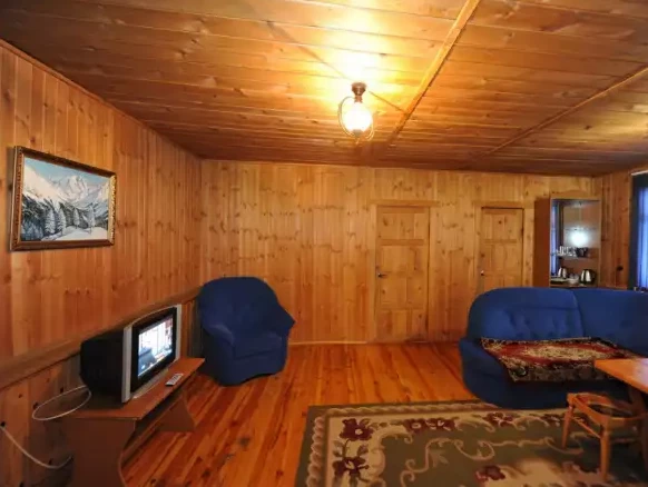 Апартаменты. 2-х этажный корпус. Гостиничный комплекс «Таулу». Домбай-гостиницы