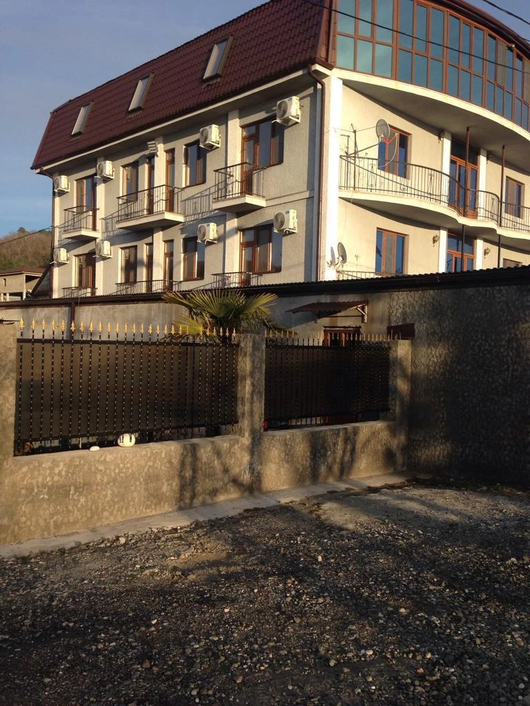 . Гостевой дом "Private house". Сухум