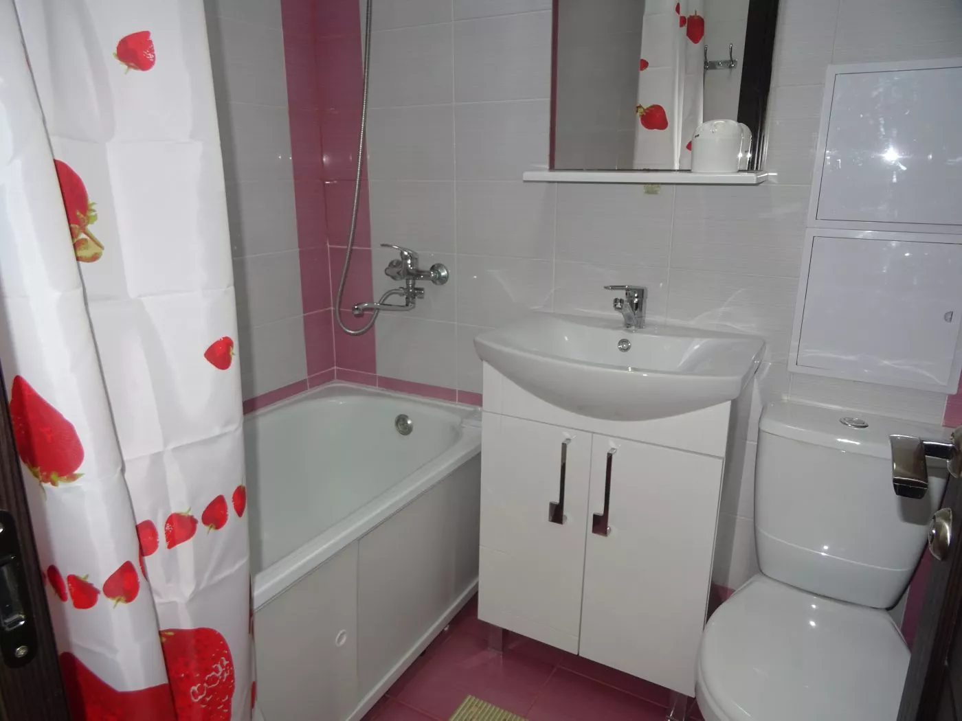 . Квартира в многоквартирном доме Квартира по ул. Победы 176. Лазаревское