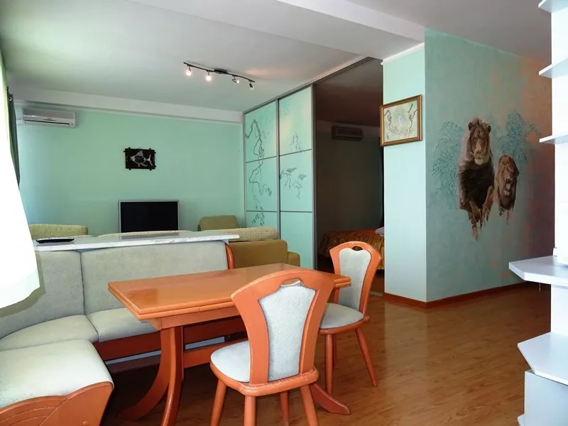 Апартаменты студио с видом на море с кухней. Апартаменты Роял Никита. Никита