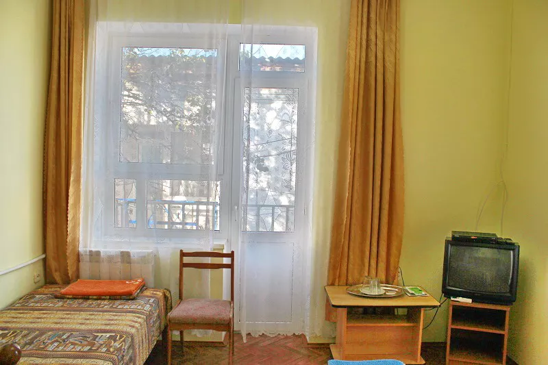 Трехместная комната с удобствами 2й этаж. Частный сектор Жилье у моря. Анапа