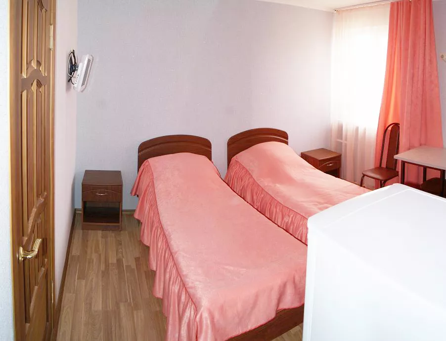 2-х мест., 1 комнатный . Гостиница Приазовочка. Ейск