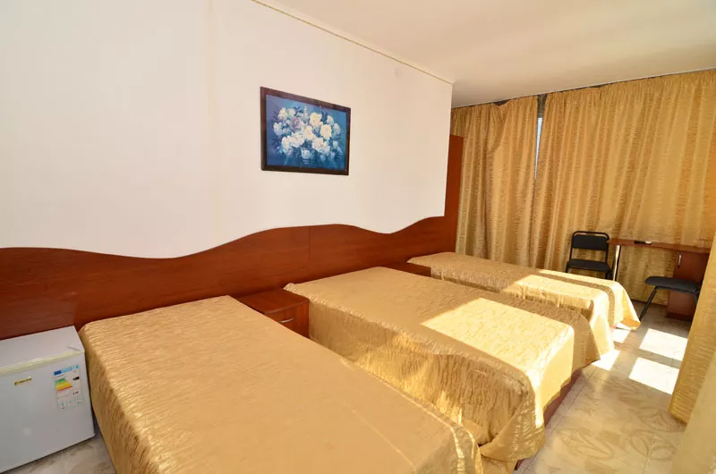 2-4-местный номер «Под облаками» вид на море. Вилла «Камилла». Лазурное 2-4-местный номер «Под облаками» вид на море. Вилла «Камилла». Лазурное