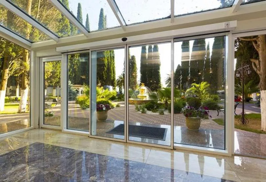 . Отель "Челюскинцев". Гагра