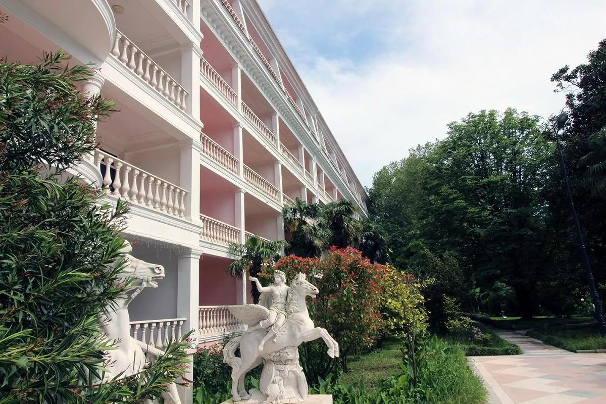 . Санаторий "Южное Взморье". Адлер