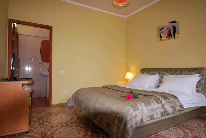 Домик 3 с кухней. Частная усадьба "Дом Роз". Заозерное