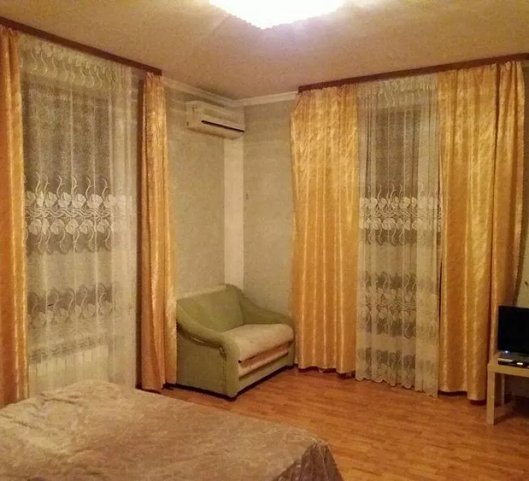 . Гостевой дом "Желтый дом". Солоники