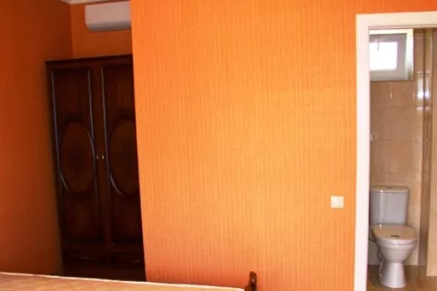 2-х местный номер с удобствами. Гостевой дом «У Руслана и Джульетты». Пицунда