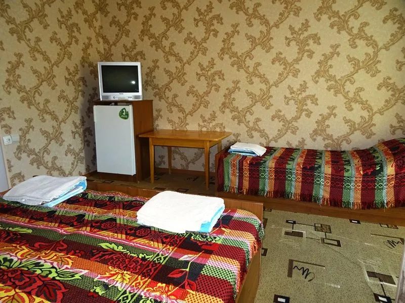 3-х местный номер . Гостиница "Рафаэль". Якорная Щель