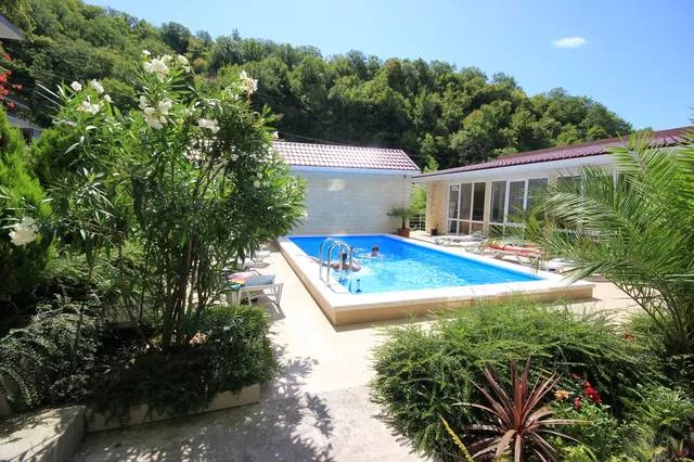 . Гостевой дом "У Александра". Лазаревское