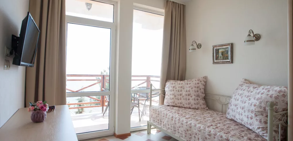 Апартамент (мансарда) с балконом и видом на море. Курортный комплекс Eco - Village. Приветное