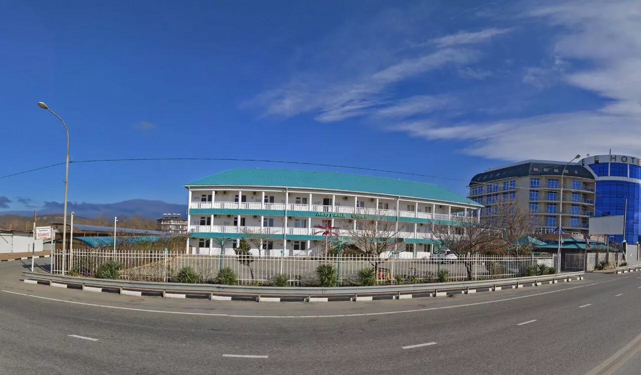 . Отель "Лазурный берег". Лермонтово