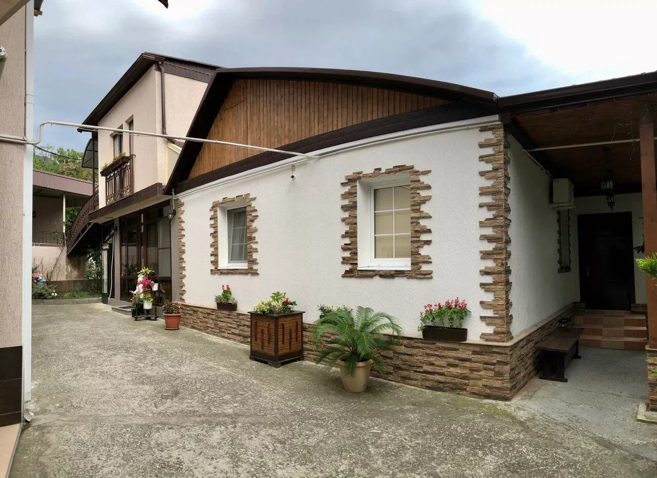 . Гостевой дом "НАШ ДОМ". Геленджик