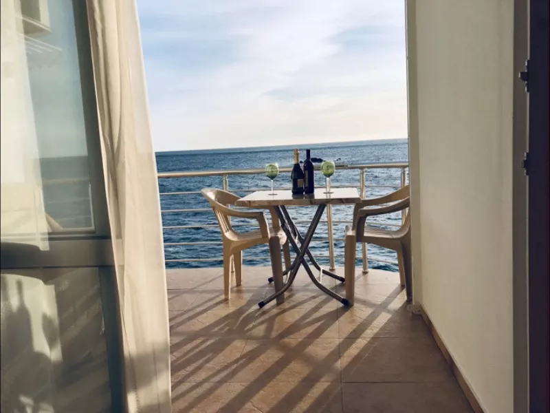 . Гостевой дом "До моря 9 метров". Утёс . Гостевой дом "До моря 9 метров". Утёс