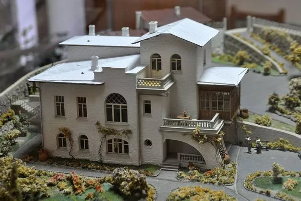 Фото из Дома-музея Чехова взято с сайта: http://yalta-museum.ru/