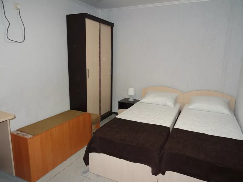 Стандарт (цокольный этаж). Гостевой дом "Золотые пески". Гудаута